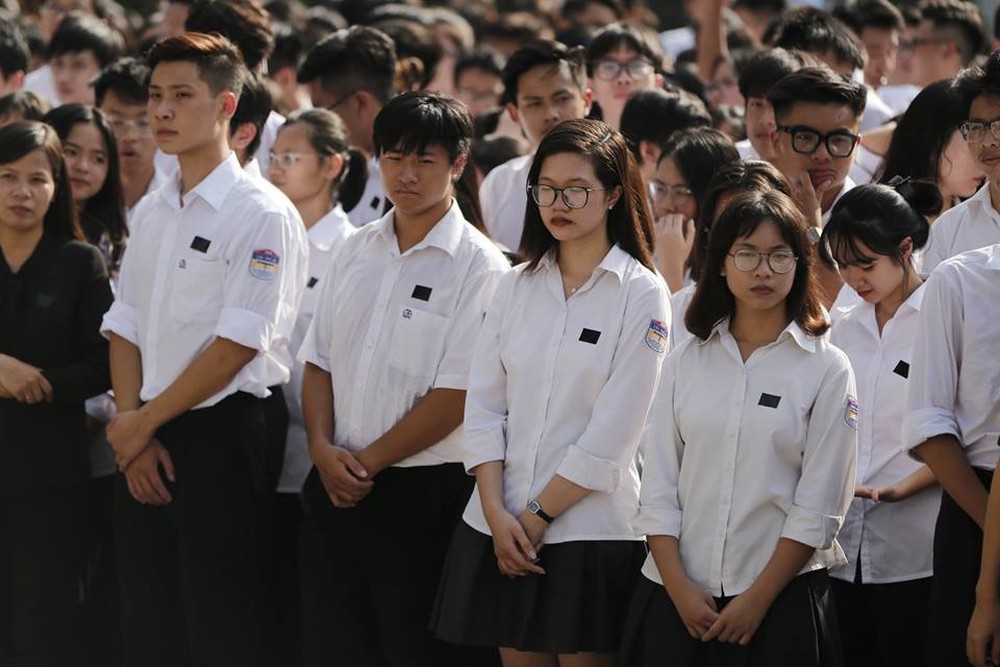 Nhân dân Thủ đô xếp hàng dài vào viếng Chủ tịch nước Trần Đại Quang - Ảnh 5.