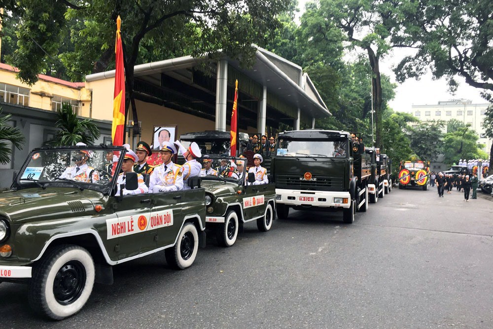 Loại xe hoàn toàn mới xuất hiện trong đoàn xe chở linh cữu Chủ tịch nước Trần Đại Quang - Ảnh 5.