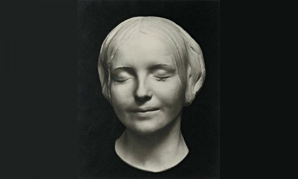 Bí ẩn về nàng Mona Lisa của sông Seine - người phụ nữ được hôn nhiều nhất thế giới - Ảnh 1.