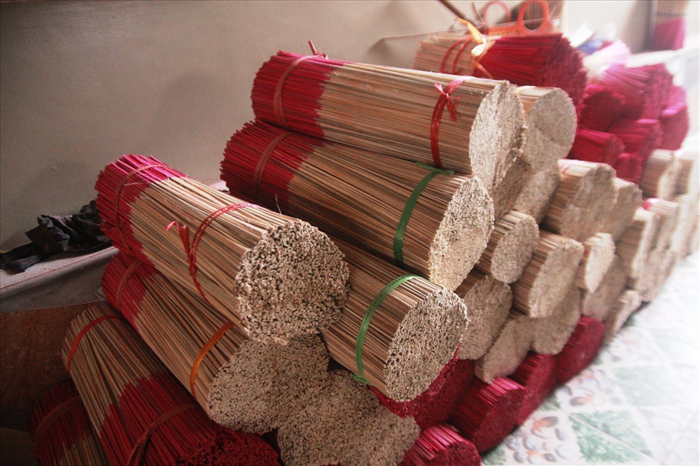 Làng nghề hương trầm Quỳ Châu hối hả vào tết - Ảnh 5.