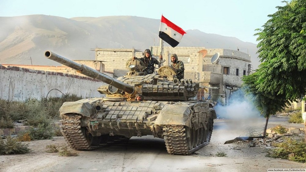 Xe tăng Nga gầm rú ở Syria: Có một loại chủ lực khiến khủng bố kinh hồn bạt vía - Ảnh 3.