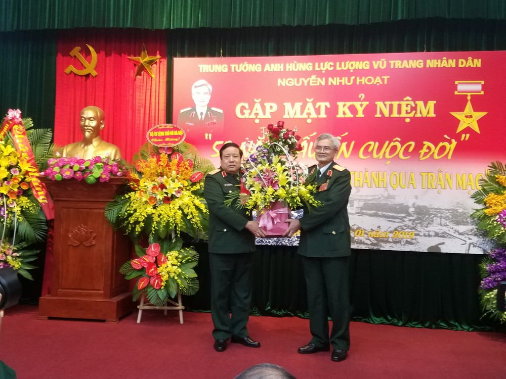 Đại tướng Phùng Quang Thanh ôn lại những phút giây hào hùng, hát mãi khúc quân hành mừng Trung tướng Nguyễn Như Hoạt - Ảnh 2.