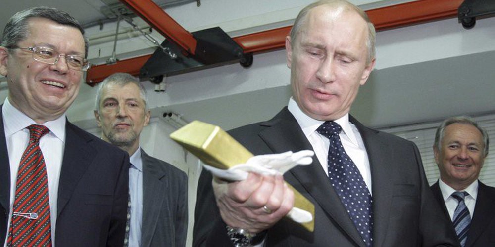 Năm 2018, dự trữ vàng của Nga vượt mặt TQ: Có tấm khiên này, Nga không còn sợ Mỹ trừng phạt? - Ảnh 2.