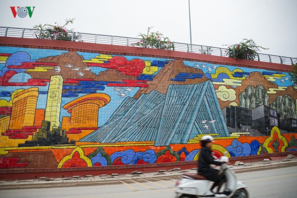 Những hình ảnh về bức phù điêu gốm màu lớn nhất Việt Nam - Ảnh 11.