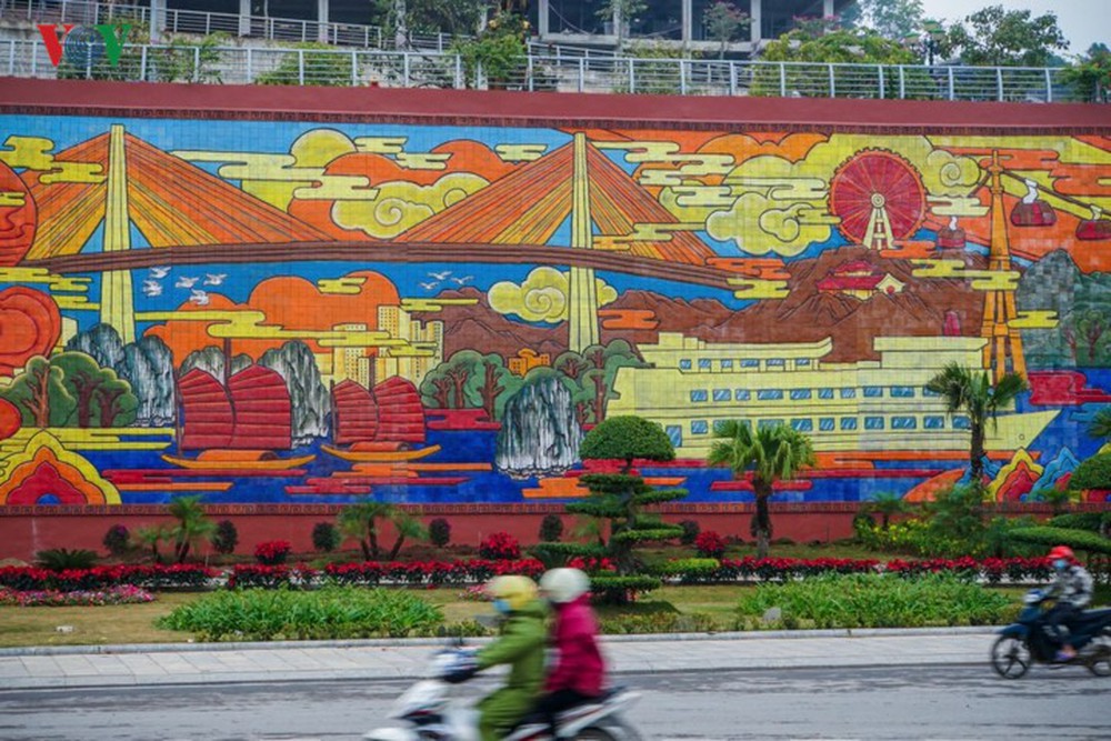 Những hình ảnh về bức phù điêu gốm màu lớn nhất Việt Nam - Ảnh 8.