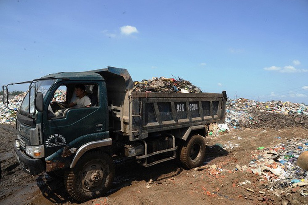 Ứ đọng hơn 270.000 tấn rác, Hội An muốn thu phí môi trường du khách - Ảnh 4.