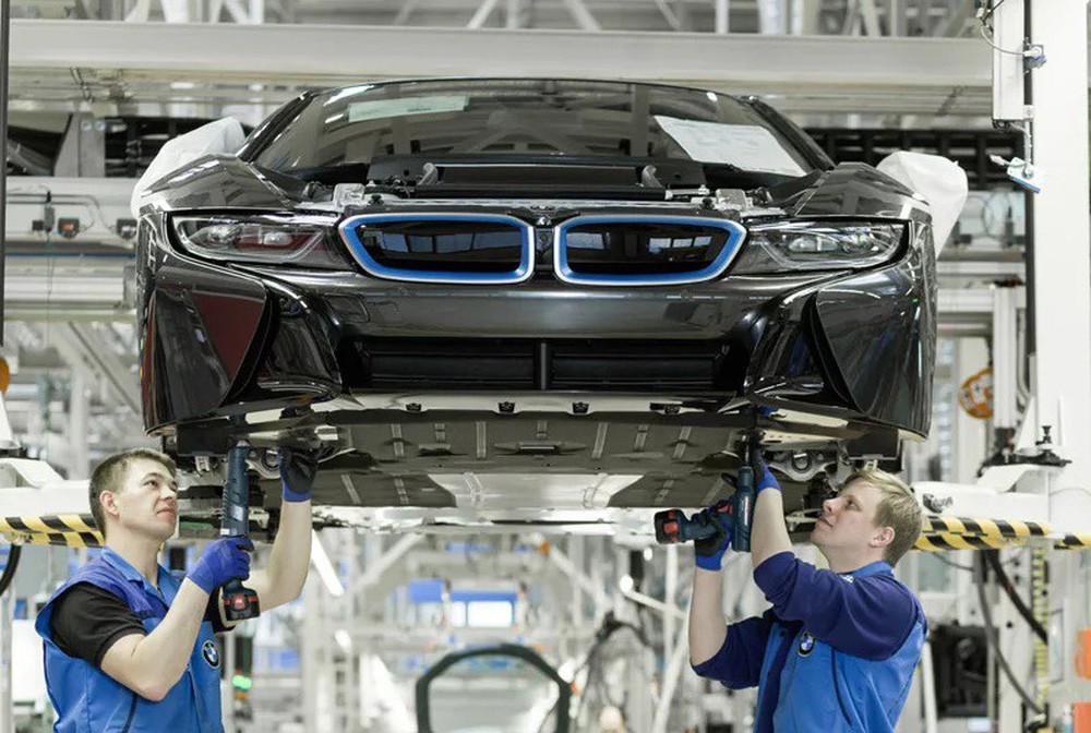 Bên trong nhà máy sản xuất xe hơi của BMW - Ảnh 3.