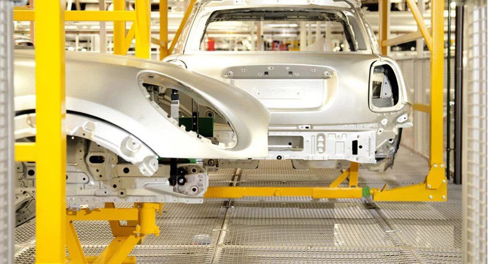 Bên trong nhà máy sản xuất xe hơi của BMW - Ảnh 7.
