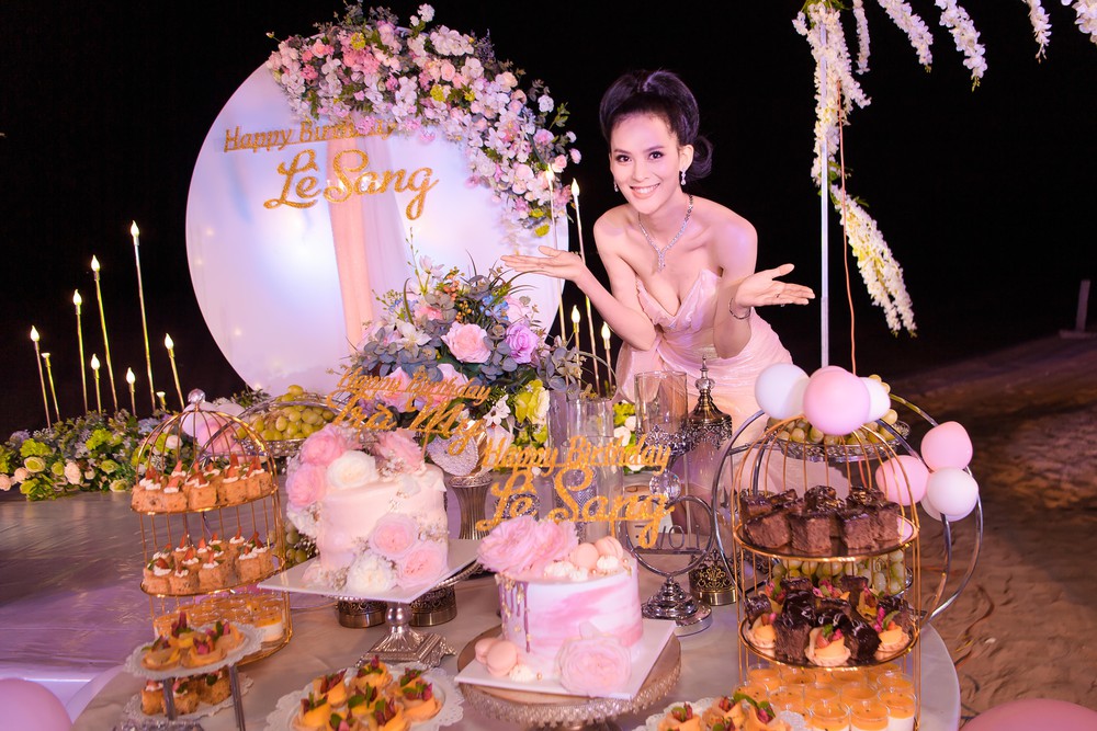 Người đẹp Sang Lê đón sinh nhật sang chảnh trên bờ biển ở Phú Yên - Ảnh 2.