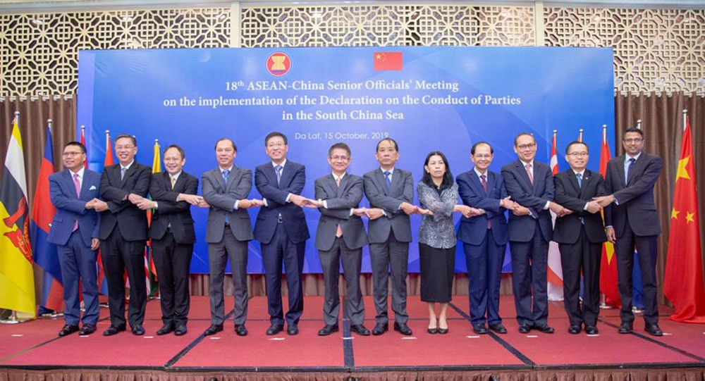 Họp cấp cao ASEAN-TQ: Việt Nam nêu rõ vi phạm của Trung Quốc ở Biển Đông - Ảnh 2.