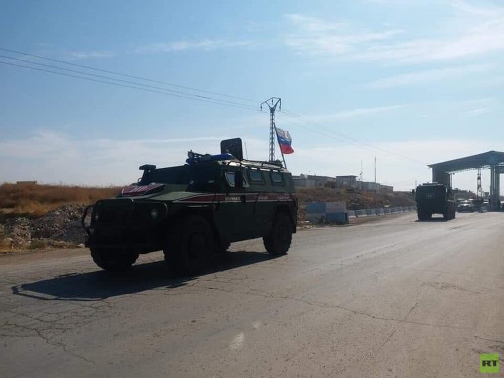 Xe quân sự Nga rầm rập tiến về Đông Bắc Syria - Người Kurd không rút nhanh sẽ bị đánh tơi tả - Ảnh 5.