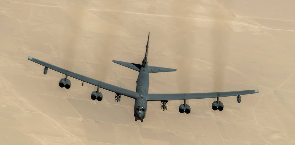 Nga giật mình khi pháo đài bay B-52 Mỹ áp sát bán đảo Crimea - Ảnh 15.