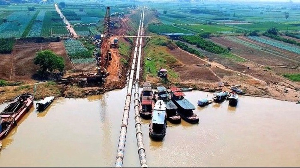 Mua nước sông Đuống giá cao, Hà Nội chi ngân sách 200 tỷ để bù giá - Ảnh 1.