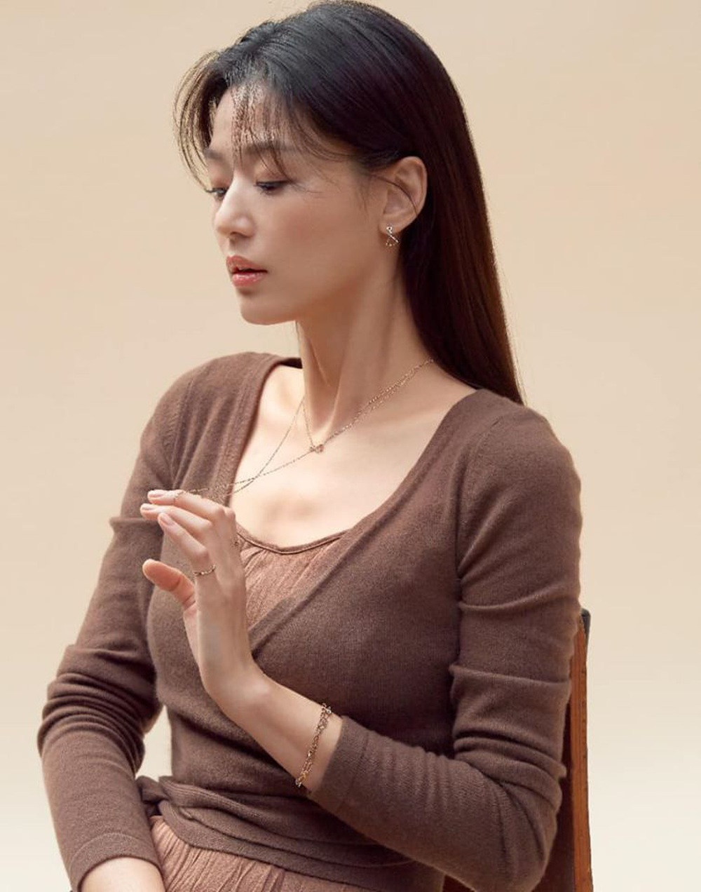 Cô nàng ngổ ngáo Jun Ji Hyun: Ngọc nữ vạn người mê thành con dâu gia tộc tài phiệt Hàn Quốc - Ảnh 2.