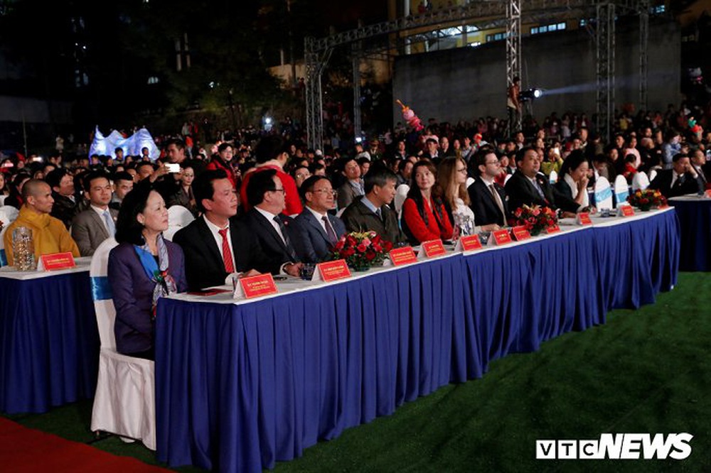 Ảnh: Hàng vạn người dự lễ hội Hoa tam giác mạch ở Hà Giang - Ảnh 3.