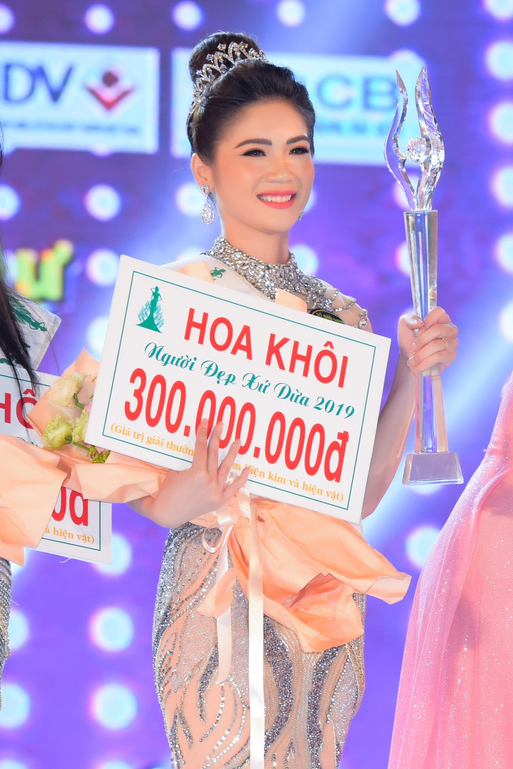 Bùi Kim Quyên đăng quang Người đẹp Xứ dừa 2019 - Ảnh 8.