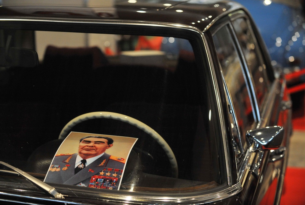 Cố TBT Liên Xô Brezhnev: Mê lái xe sang, từng suýt gây họa cho TT Mỹ Nixon nhưng cả đời chưa từng bị phạt - Ảnh 1.