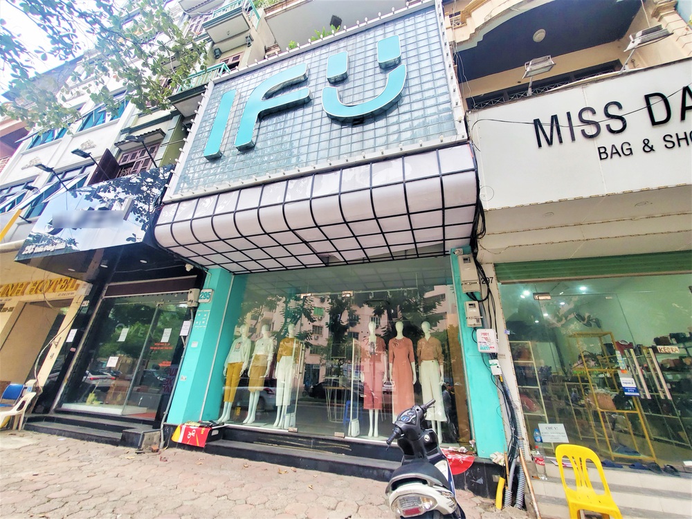 IFU đóng loạt cửa hàng giữa tâm bão âm thầm tráo nhãn mác quần áo - Ảnh 3.