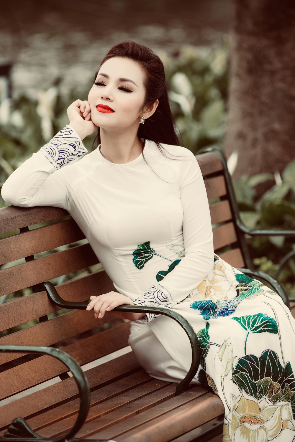  Amy Lê Anh tự hào sở hữu hơn 1000 bộ áo dài đủ phong cách - Ảnh 6.