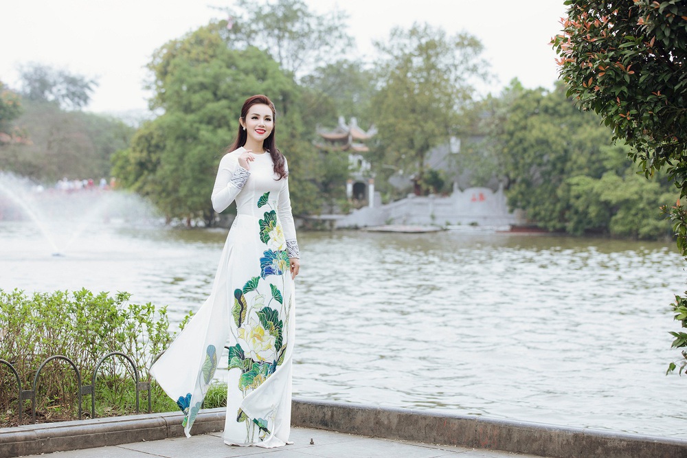  Amy Lê Anh tự hào sở hữu hơn 1000 bộ áo dài đủ phong cách - Ảnh 8.