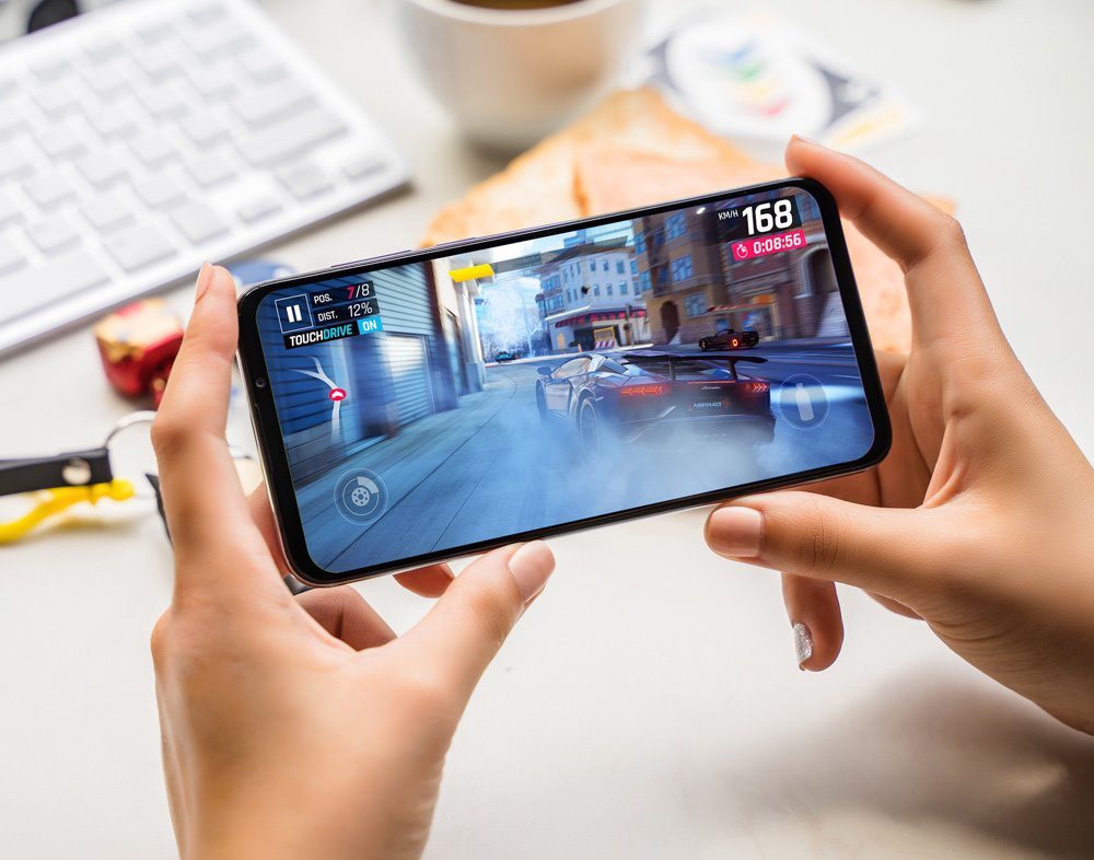 Vingroup bất ngờ giảm giá 50% điện thoại Vsmart Live, quyết đánh chiếm thị trường smartphone Việt - Ảnh 1.