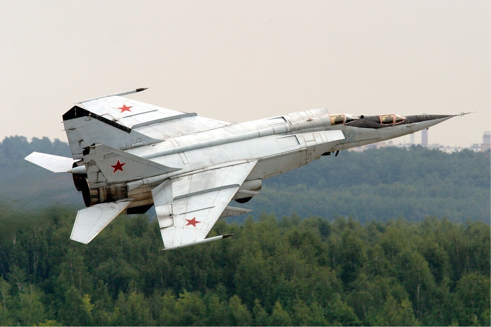 Chưa dứt Ác mộng Chiến tranh Lạnh MiG-31, NATO phải đối mặt với siêu máy bay đánh chặn? - Ảnh 1.