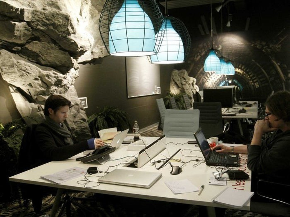 Những toà nhà kì lạ trên thế giới được Google biến thành văn phòng - Ảnh 5.