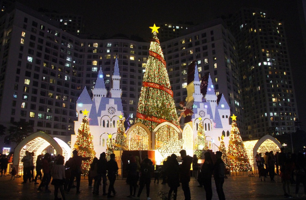 Những điểm lý tưởng đón Giáng Sinh, Noel tại Hà Nội và TP HCM - Ảnh 10.
