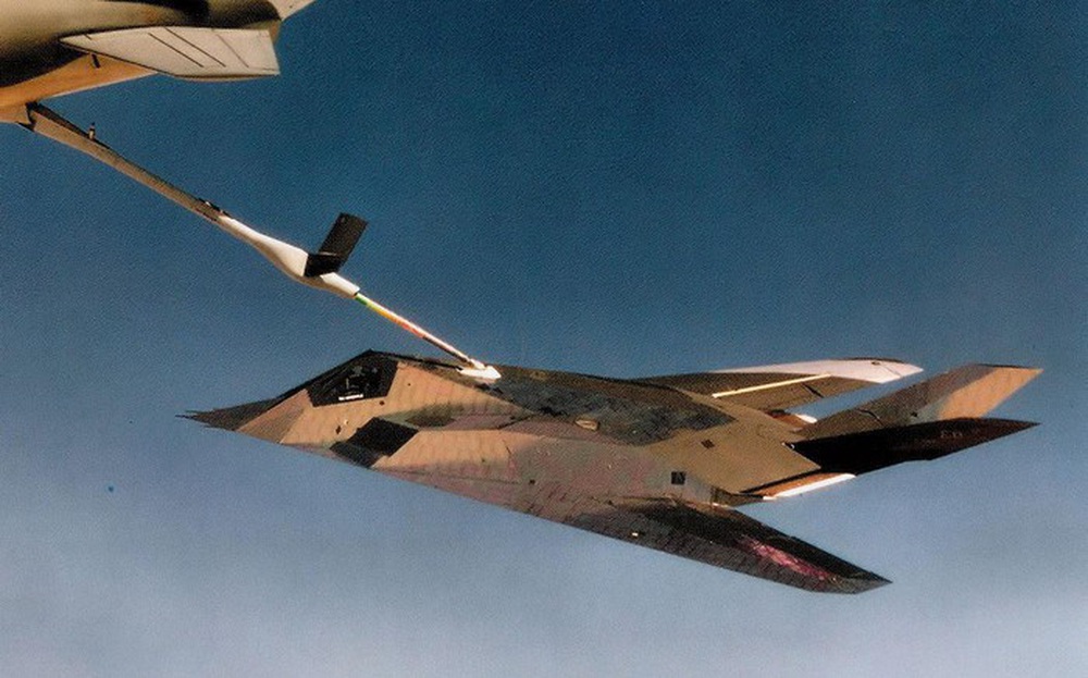 Chết trên đỉnh hoàng kim: Vì sao Mỹ khai tử F-117A khi đối thủ chưa hề có máy bay tàng hình? - Ảnh 1.