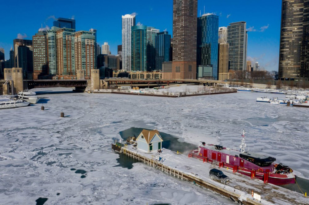Những hình ảnh khó tin về đợt lạnh kỷ lục khiến 21 người chết ở Mỹ  - Ảnh 4.