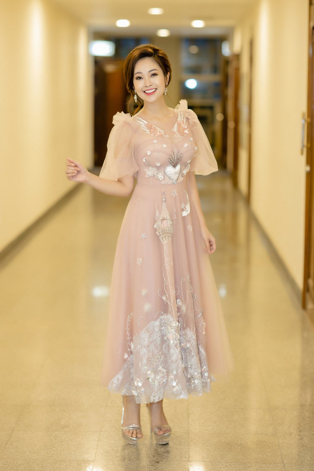 MC Thùy Linh xinh đẹp nhưng 32 tuổi vẫn than ế - Ảnh 6.