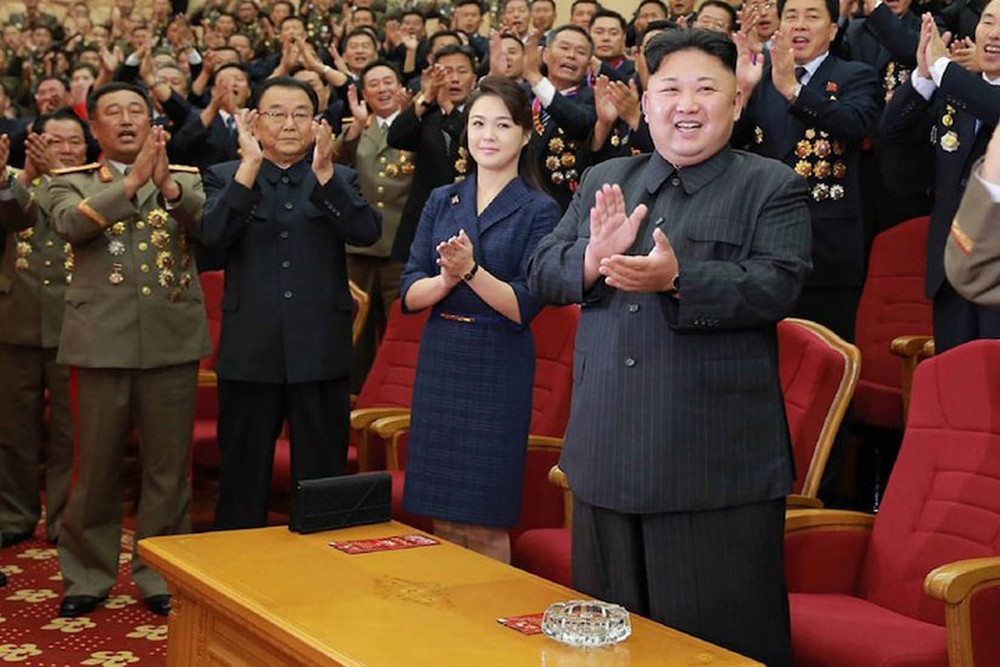 Vợ Chủ tịch Kim Jong Un - đệ nhất phu nhân của Triều Tiên xinh đẹp và bí ẩn thế nào? - Ảnh 10.