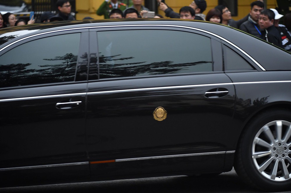 [ẢNH] Chủ tịch Kim Jong Un thăm Đại sứ quán Triều Tiên trong ngày đầu tiên đến Hà Nội - Ảnh 5.