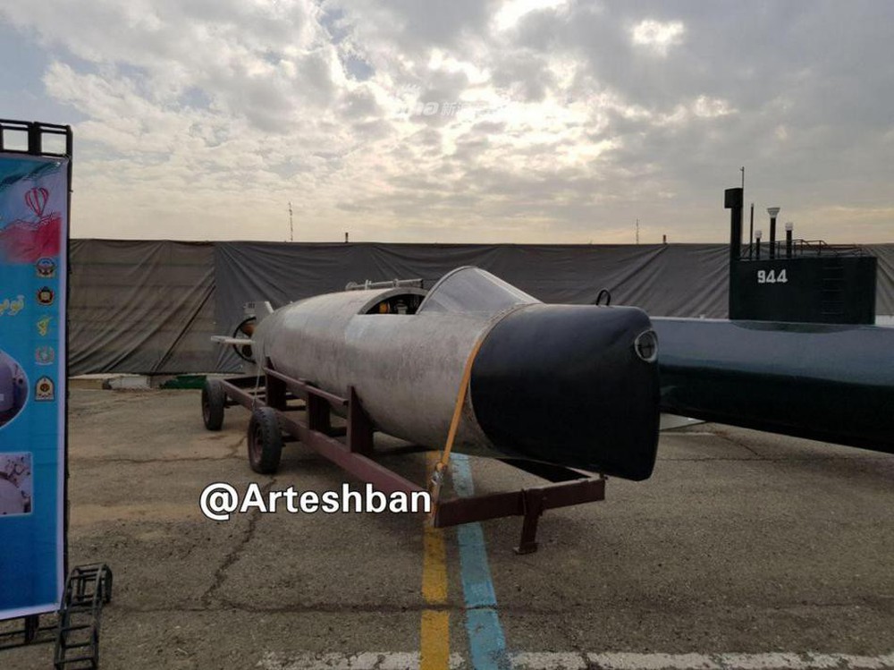 Lộ diện tàu ngầm mini siêu độc đáo của Hải quân Iran - Ảnh 1.