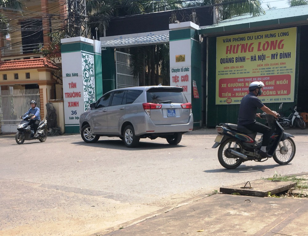 Chủ nhiệm UBKT tỉnh Quảng Bình: Không có xe biển xanh nào trong khuôn viên nhà hàng tiệc cưới - Ảnh 2.
