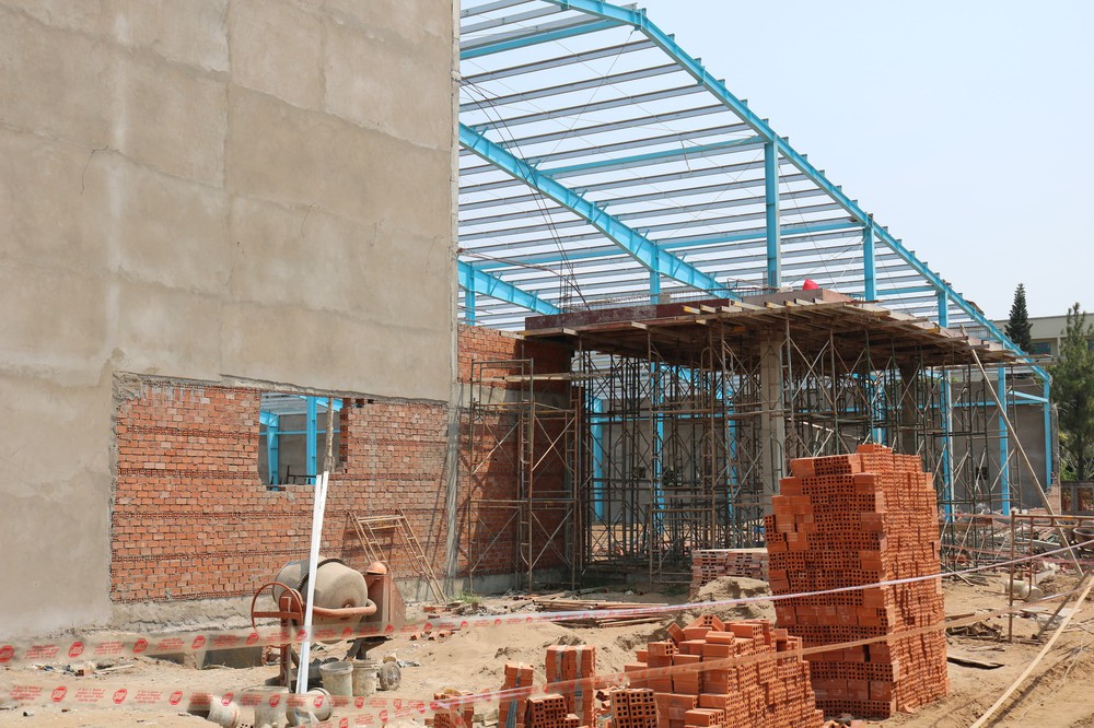 Hiện trường vụ sập tường làm 6 người chết ở Vĩnh Long - Ảnh 11.