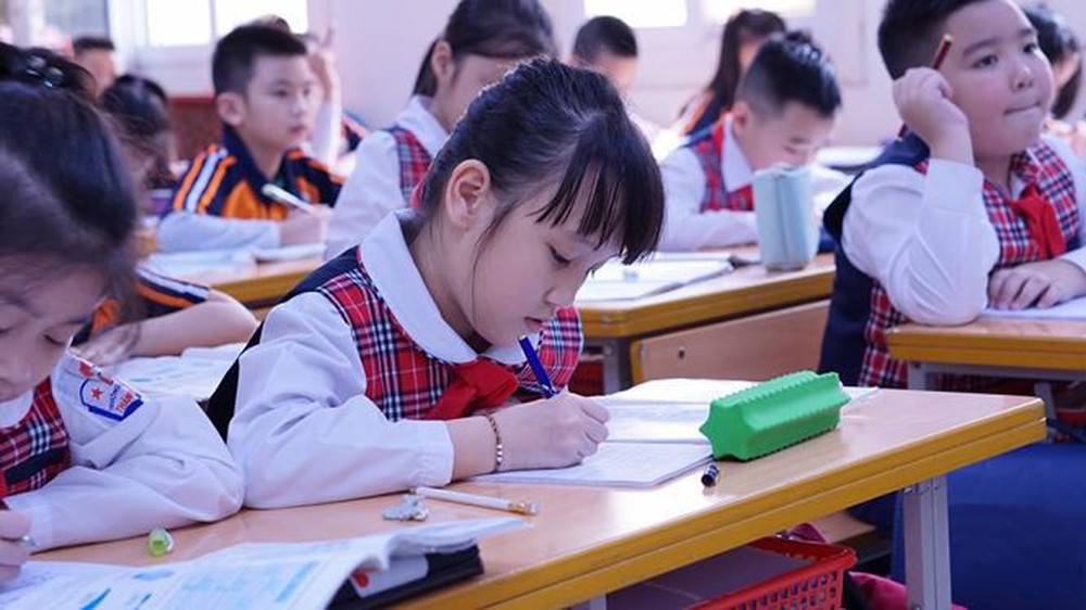 Đột nhập lớp học hai cao thủ tặng hoa Chủ tịch Kim Jong-un - Ảnh 8.