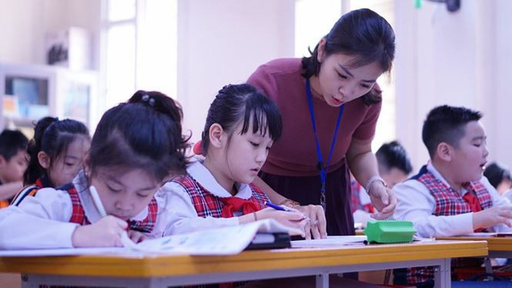 Đột nhập lớp học hai cao thủ tặng hoa Chủ tịch Kim Jong-un - Ảnh 9.
