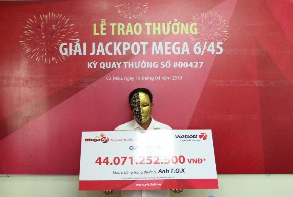 Người đàn ông nuôi tôm ở Cà Mau trúng Vietlott hơn 44 tỷ đồng - Ảnh 1.