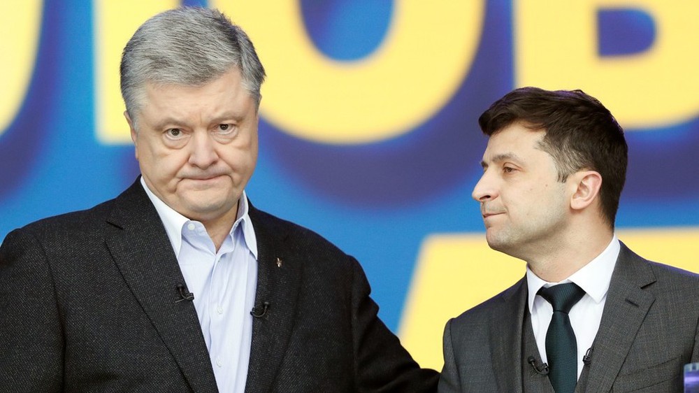 Chính trị gia Nga bình luận về cú tát người giáng khiến ông Poroshenko rơi nước mắt vì thất bại - Ảnh 2.