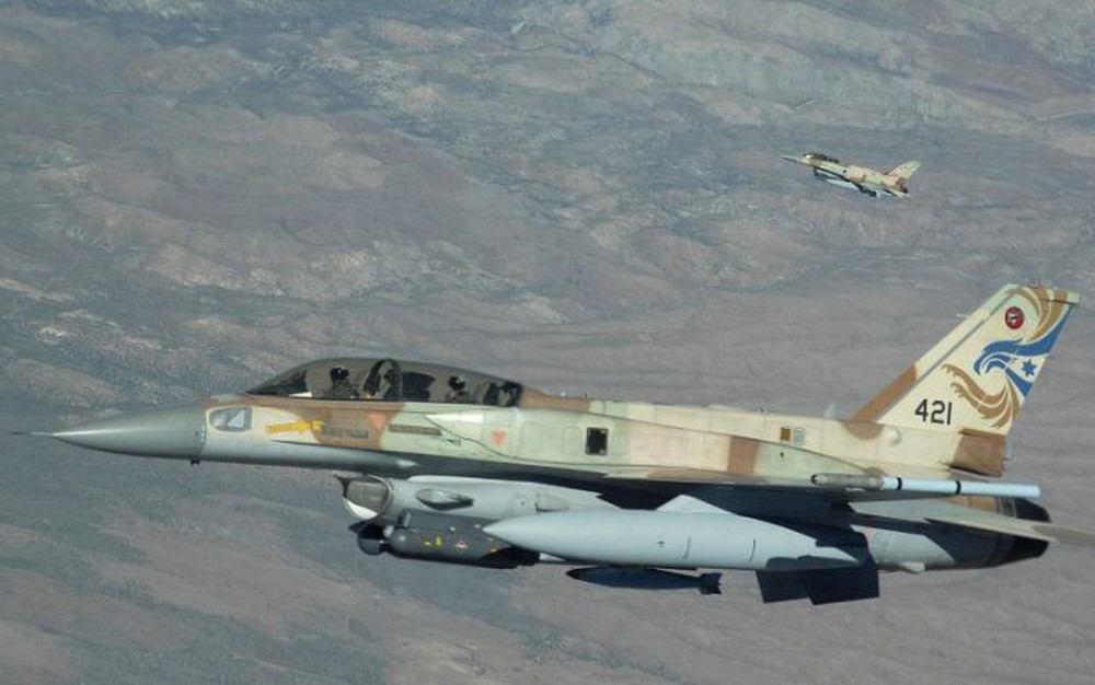 Tiêm kích Israel đang trêu ngươi, PK Syria khẩn cấp báo động - S-300 lên đạn? - Ảnh 1.