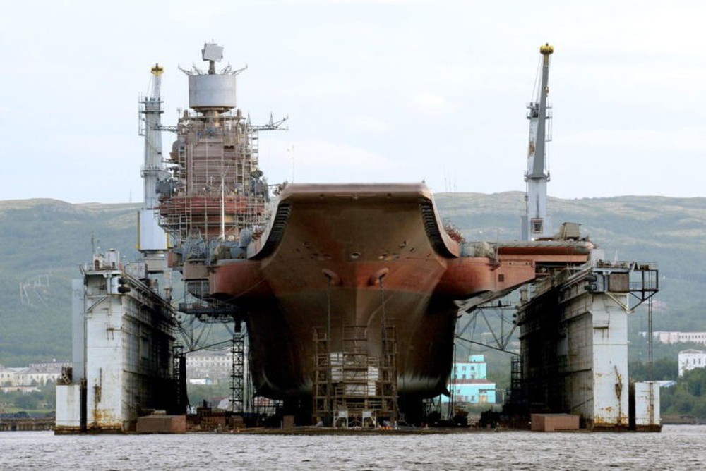 Động trời: Nga có thể xẻ thịt tàu sân bay Kuznetsov duy nhất làm sắt vụn - Lý do khó tin - Ảnh 2.