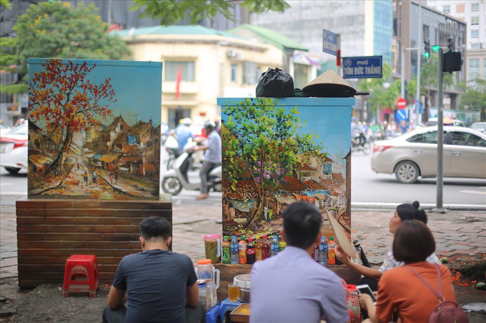 Hàng loạt bốt điện ở Hà Nội nở hoa - Ảnh 4.