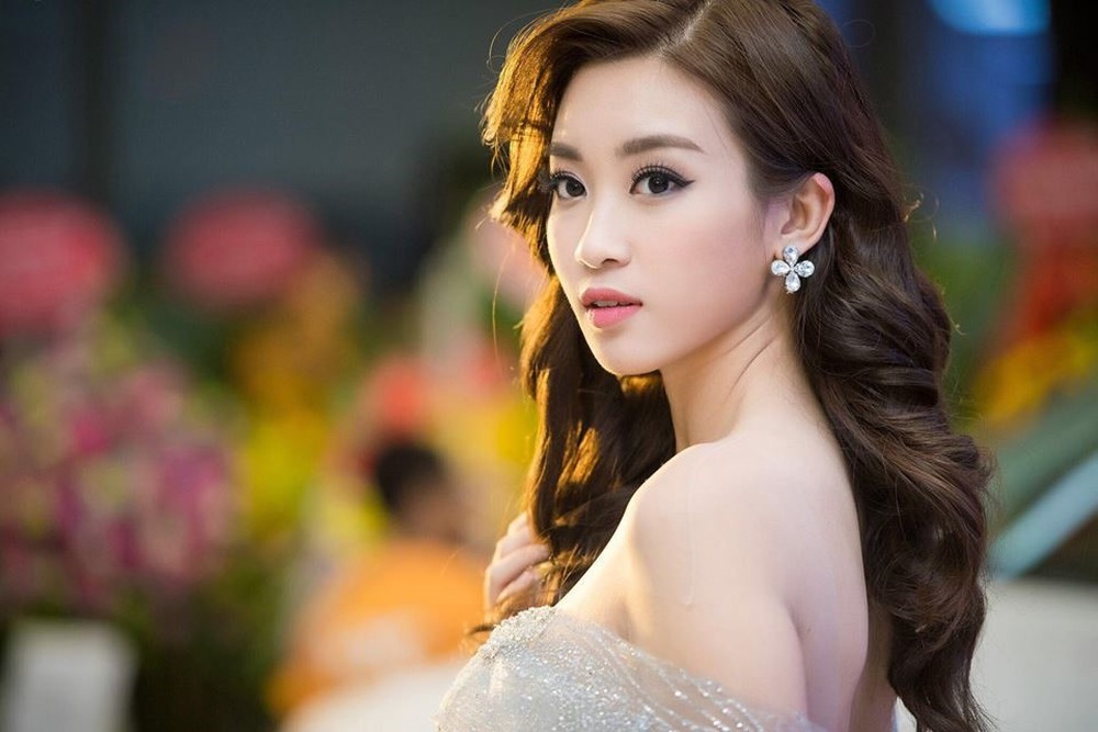 Hoa hậu Đỗ Mỹ Linh ngồi ghế nóng cuộc thi Hoa hậu Doanh nhân Việt - Hàn - Ảnh 1.