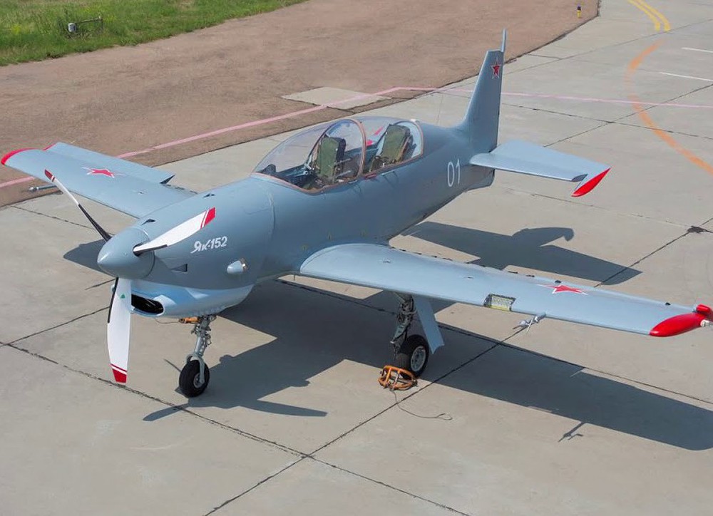 [ẢNH] Yak-152, sự thay thế hoàn hảo cho lão tướng Yak-52 - Ảnh 4.