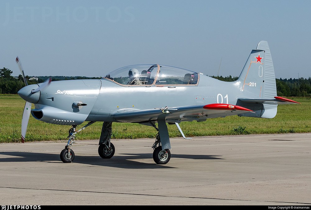 [ẢNH] Yak-152, sự thay thế hoàn hảo cho lão tướng Yak-52 - Ảnh 5.