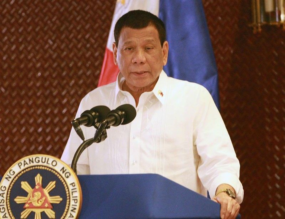 Nghị sỹ Philippines thách Tổng thống gửi ngư dân tới đánh cá ở vùng EEZ của Trung Quốc để chứng minh tình hữu nghị - Ảnh 1.