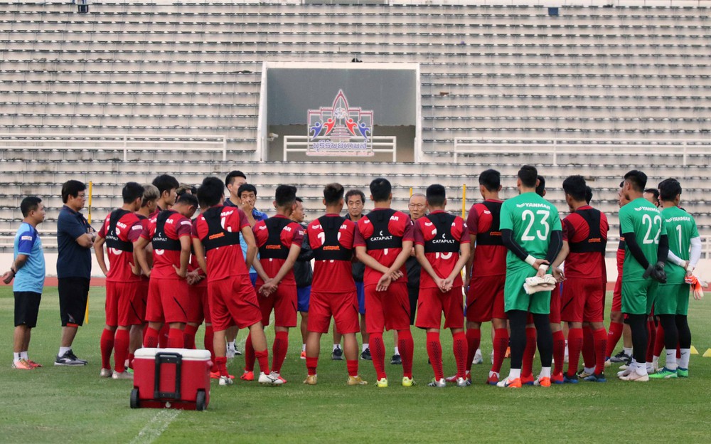 Công Phượng trầm lắng trong ngày hợp thành bộ tứ sành điệu ở đội tuyển Việt Nam - Ảnh 1.