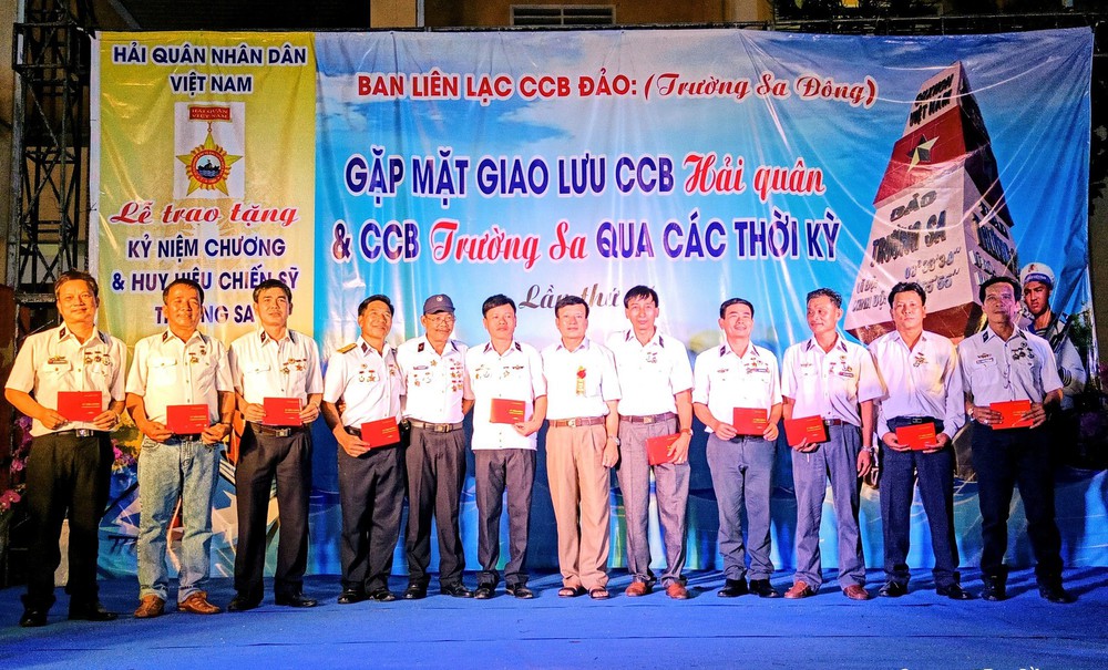 Hơn 500 cựu binh Trường Sa hội ngộ tại Quy Nhơn: Bảo vệ biển, đảo thiêng liêng của Tổ quốc - Ảnh 1.