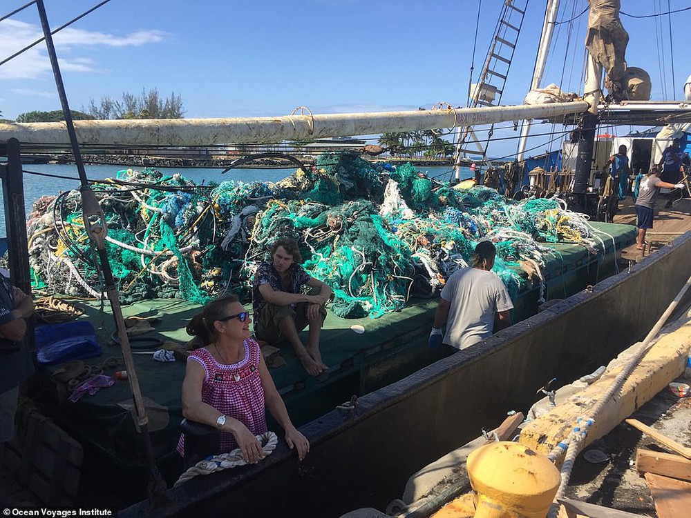 Trục vớt được hàng tấn loại rác kinh khủng hơn cả túi nhựa và ống hút, gây ám ảnh đại dương trong suốt thời gian dài - Ảnh 4.
